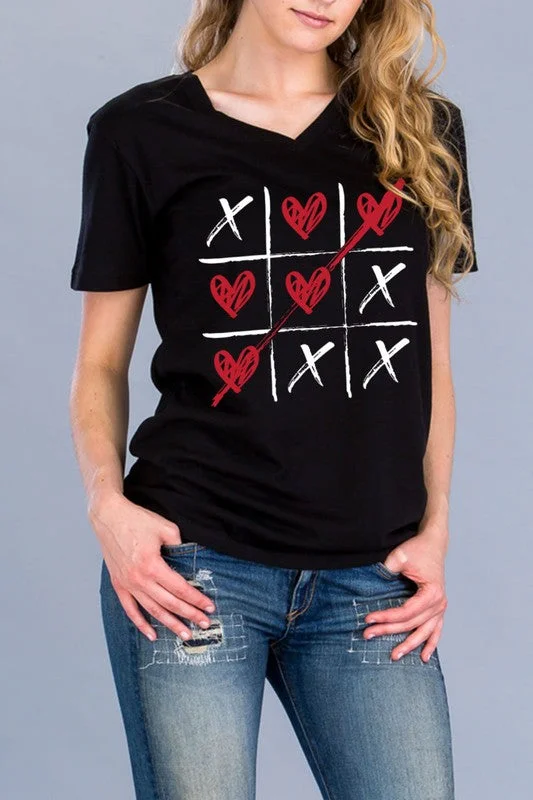 Scoop Neck T-ShirtsHeart Tic-Tac-Toe Graphic Tee - Women's